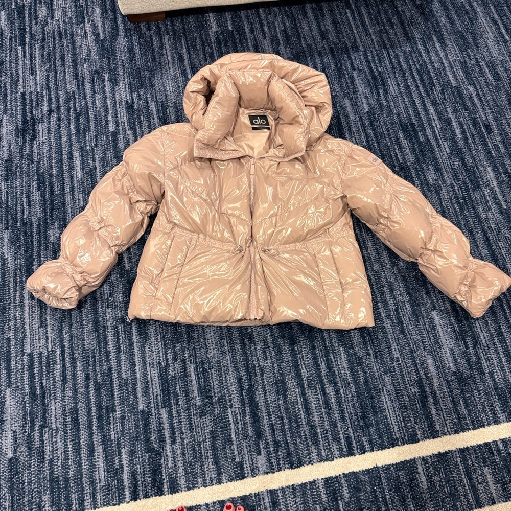 ALO yoga stunner puffer